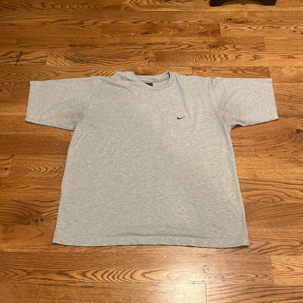 Mens 90’s Nike tee L